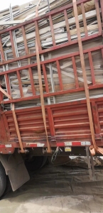 大量回收硬质PVC毛料，塑钢毛料