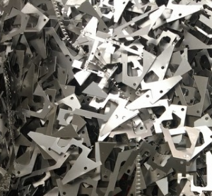 出售废304不锈钢边角料，一个月70吨左右，广东深圳提货