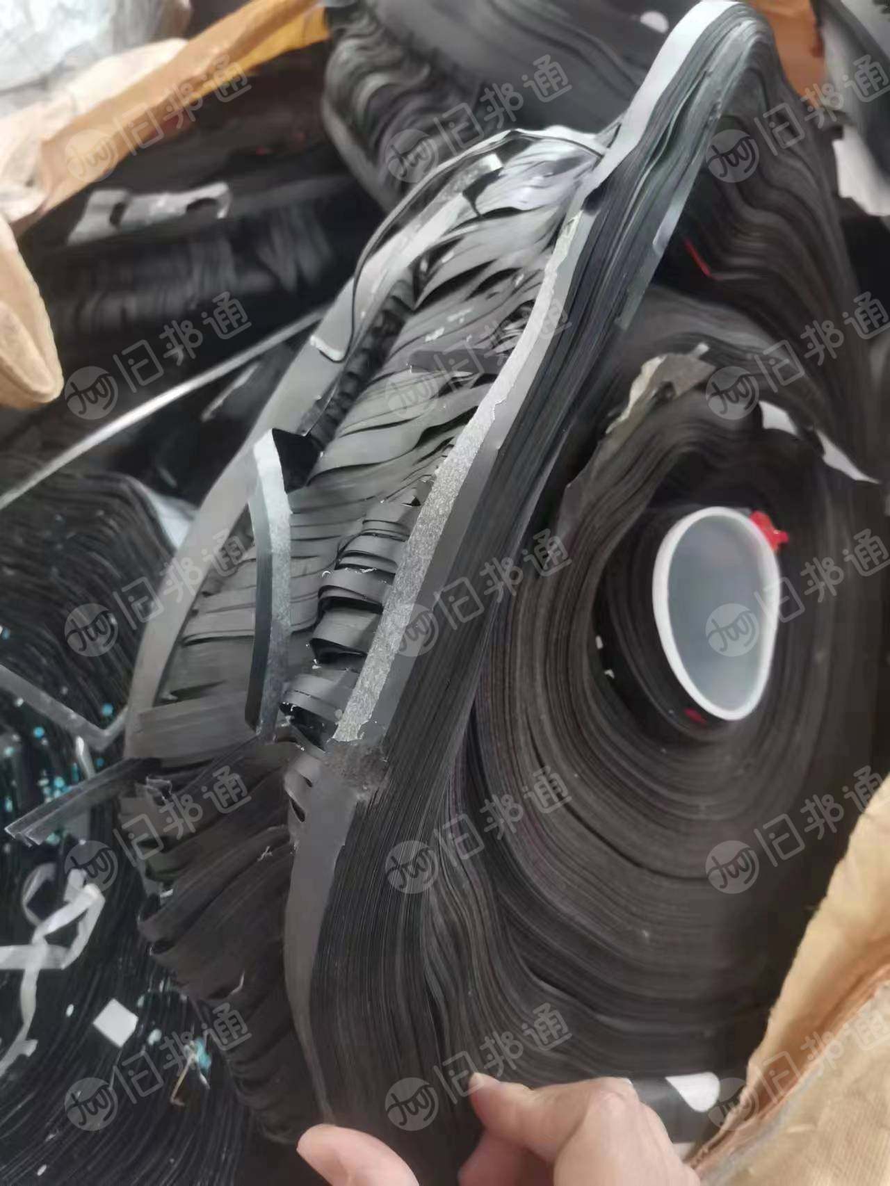 出售PC载带,黑色带胶水的,成卷量大