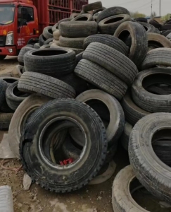 高价回收大钢丝胎，小钢丝胎，整胎，汽车胎