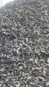 长期出售精品全胎胶块，纯大钢丝胎胶块