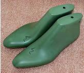 长期收购pe鞋托粉碎料，要求粉的颗粒小点