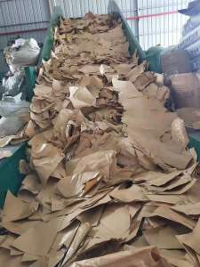 长期出售本色淋膜牛皮纸，打包好的，干净无杂，货在广东广州