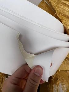 长期出售无膜纯白食品级白卡，无水无杂无膜，货在苏州