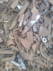 出售废钢小料，长期有货，低于市场价，现货40吨