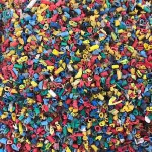 求购PVC铜米，杂线皮。平分线皮粉碎料，干粉水粉都可以