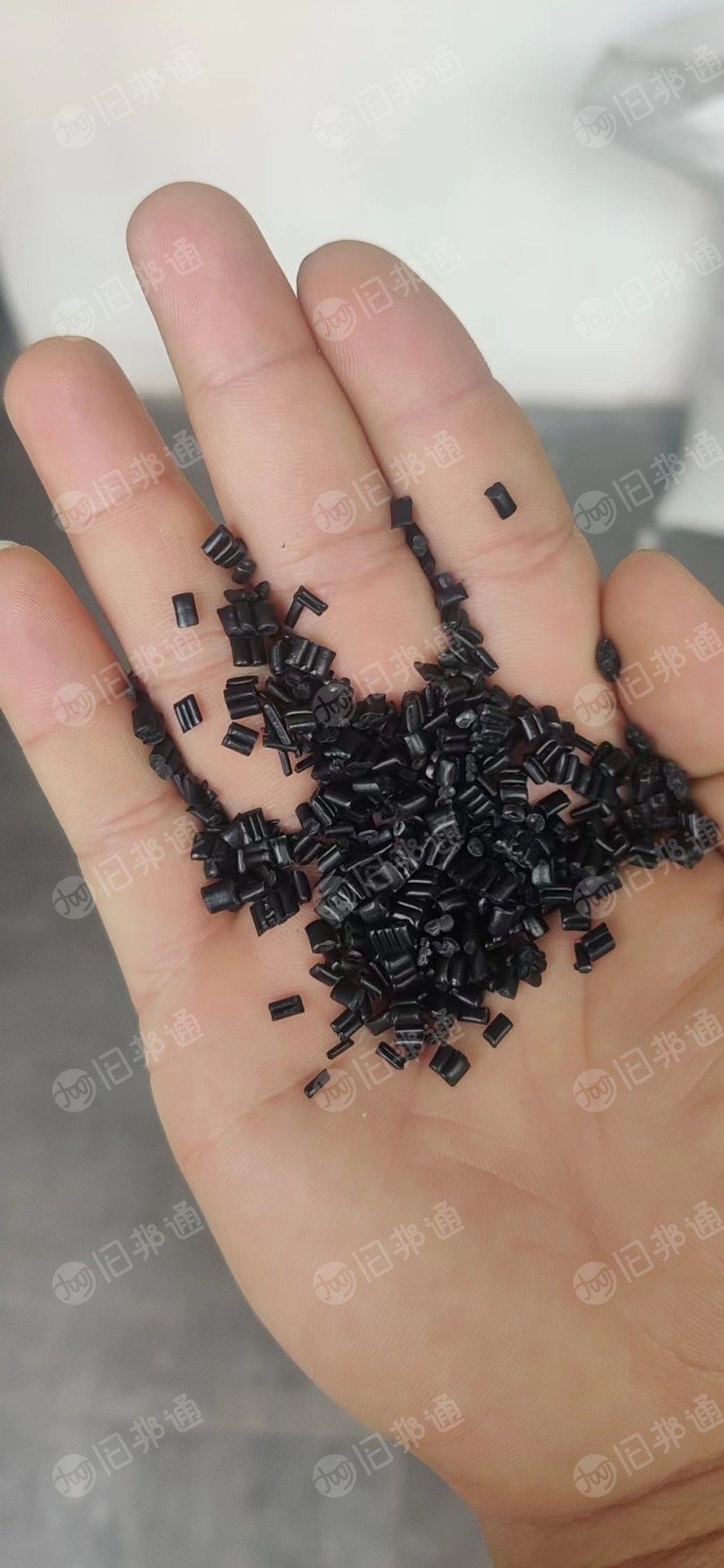 出售一批黑色PP颗粒,太空袋颗粒,现货300吨