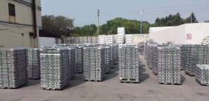 长期大量供应合金铝锭，货源稳定，广东佛山提货