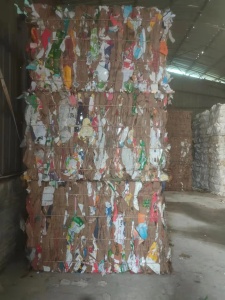 打包站出售打包好的黄纸、花纸，一个月200多吨，货在福建福鼎