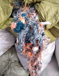 长期出售布边纱，纯棉涤棉都有，分开的