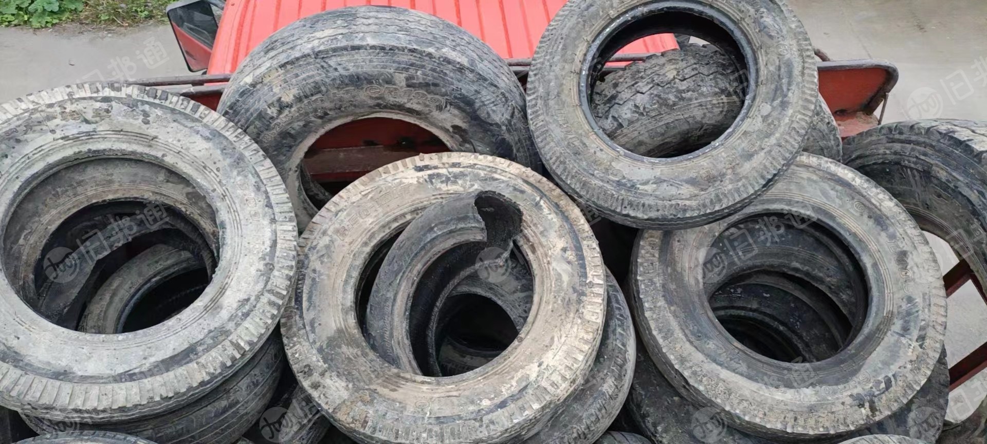 阜阳周边高价求购各种不切割废旧轮胎，切割小钢丝胎，橡胶