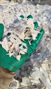 出售纯白PP片材破碎料，全漂的，直接上机造粒可做花盆。另出售黑色PP破碎料