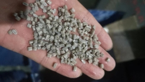 出售二级高压膜颗粒，月供量大