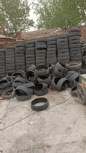 出售切割好的轿车胎，小钢丝胎，现货30多吨