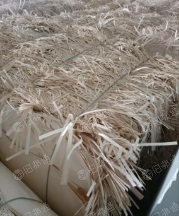 供应印刷厂下来的白卡纸,花卡纸,分开打包,每个月百来吨