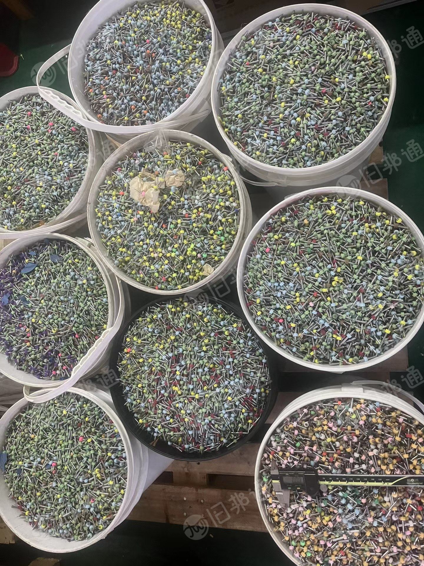 高价收购线路板厂下来的废旧PCB钻头,钻咀,钨钢铣刀,白铁钻头,锣刀等