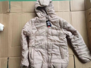 2.6万件库存棉服，可以做的联系！