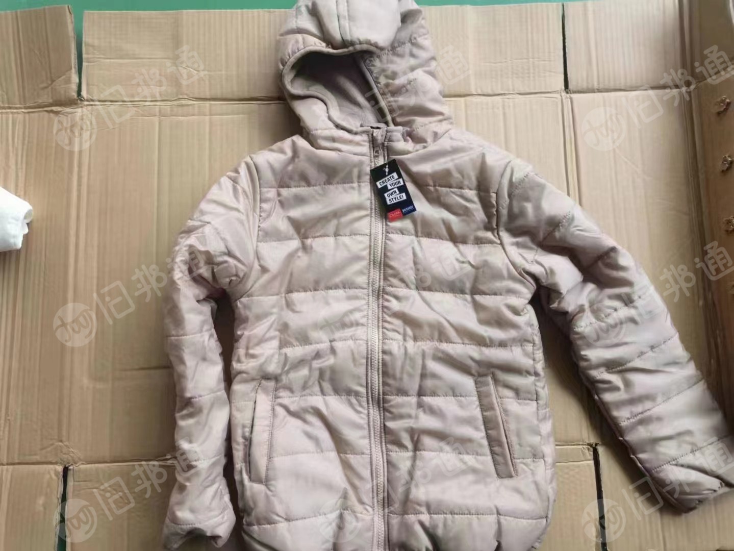2.6万件库存棉服,可以做的联系!