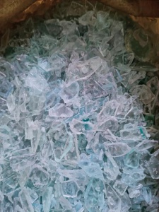 出售透苯GPPS破碎料，纯冰箱抽屉破碎料，现货一挂车