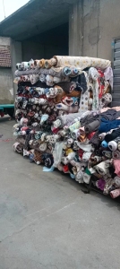 广东出售库存胚布，帆布，抓毛布，平绒，棉布，格子布等！