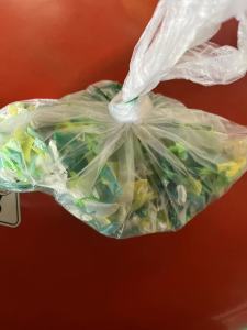 出售各种软质pvc破碎料:玩具料,跳跳马,皮球料,游泳圈边角料,汽车内饰料(海绵革、人造革、发泡料、全塑小发泡),手套料等破碎料