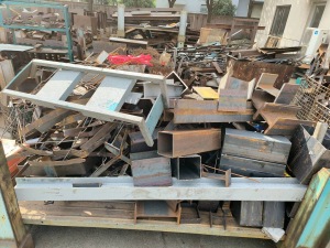 出售工字钢边角料，长短都有，有20多吨货