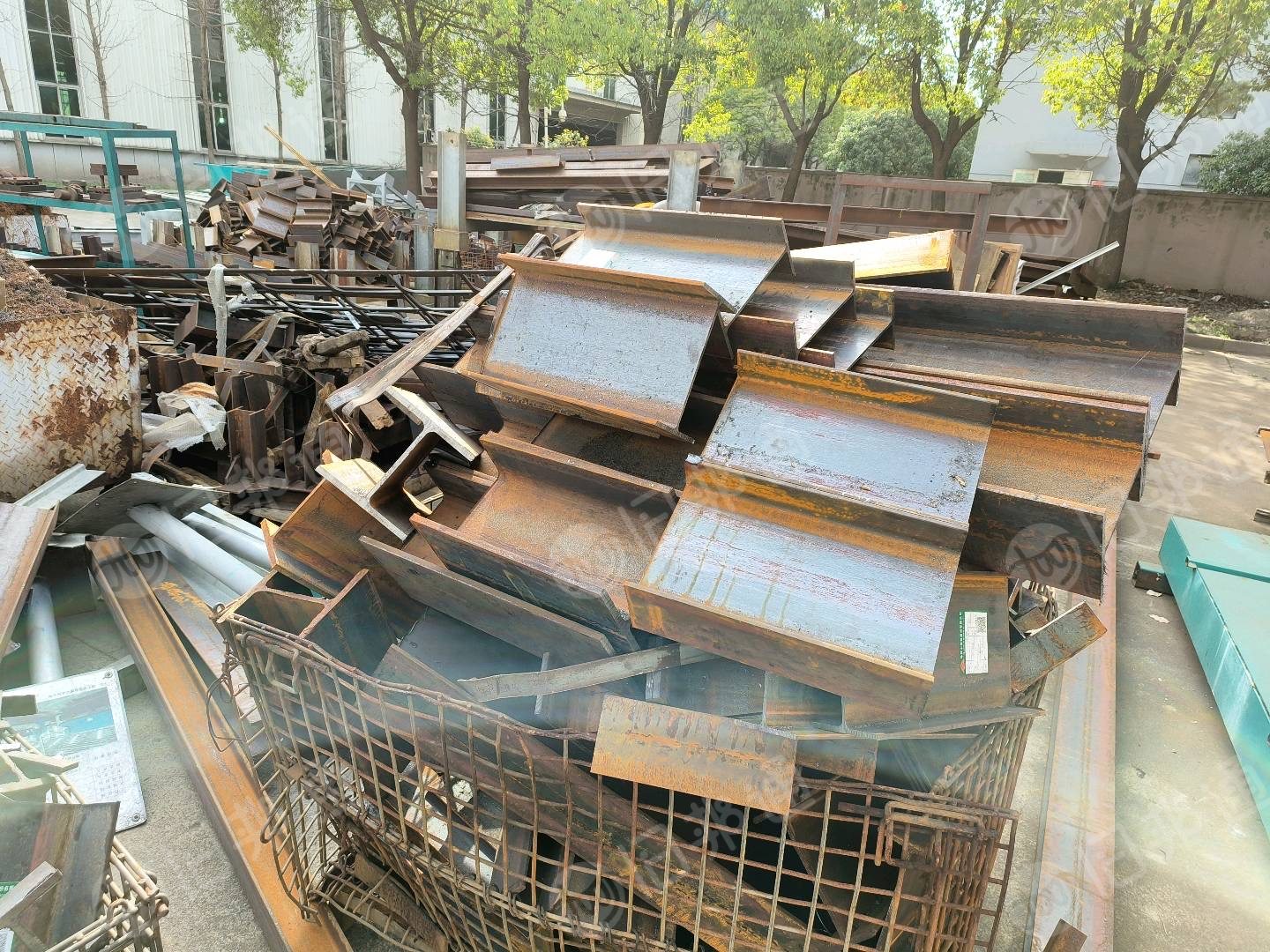 出售工字钢边角料,长短都有,有20多吨货