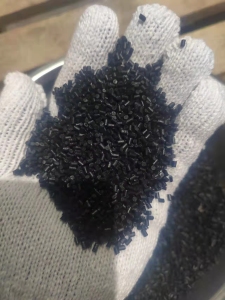 出售POM二级料，9000元/吨，黑色半高光