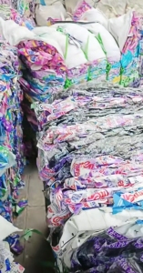 大量求购PP商标纸废料，带胶的