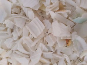 出售奶白低压注塑料，HDPE破碎料，现货200多吨