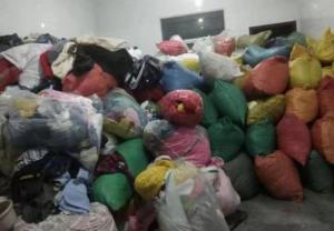 长期供应浅三色涤棉、黑涤棉、白开花料（可做手套纱拖把三纱）、米白TC（米白尼龙）可做十支织布纱， 漂白涤棉布碎，