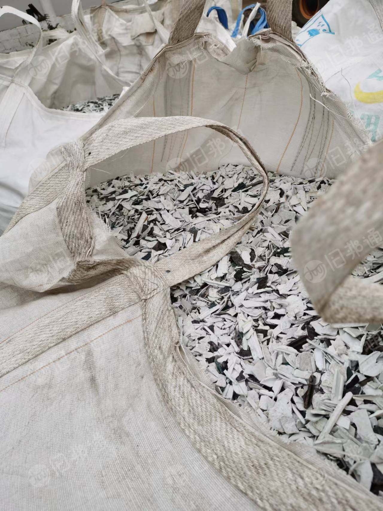 长期出售PVC彩钢破碎料,PVC塑钢破碎料