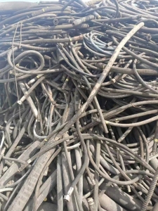 全国回收废旧轮胎，橡胶垫板，三元乙丙密封条，橡胶油管等一切橡胶废料