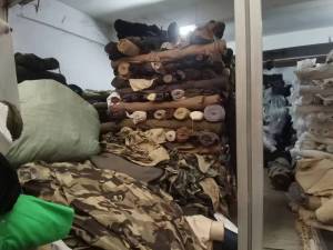 淄博出一批库存窗帘布20吨左右！