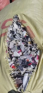 求购ABS摩托车壳破碎料，带漆ABS料，电瓶车塑料