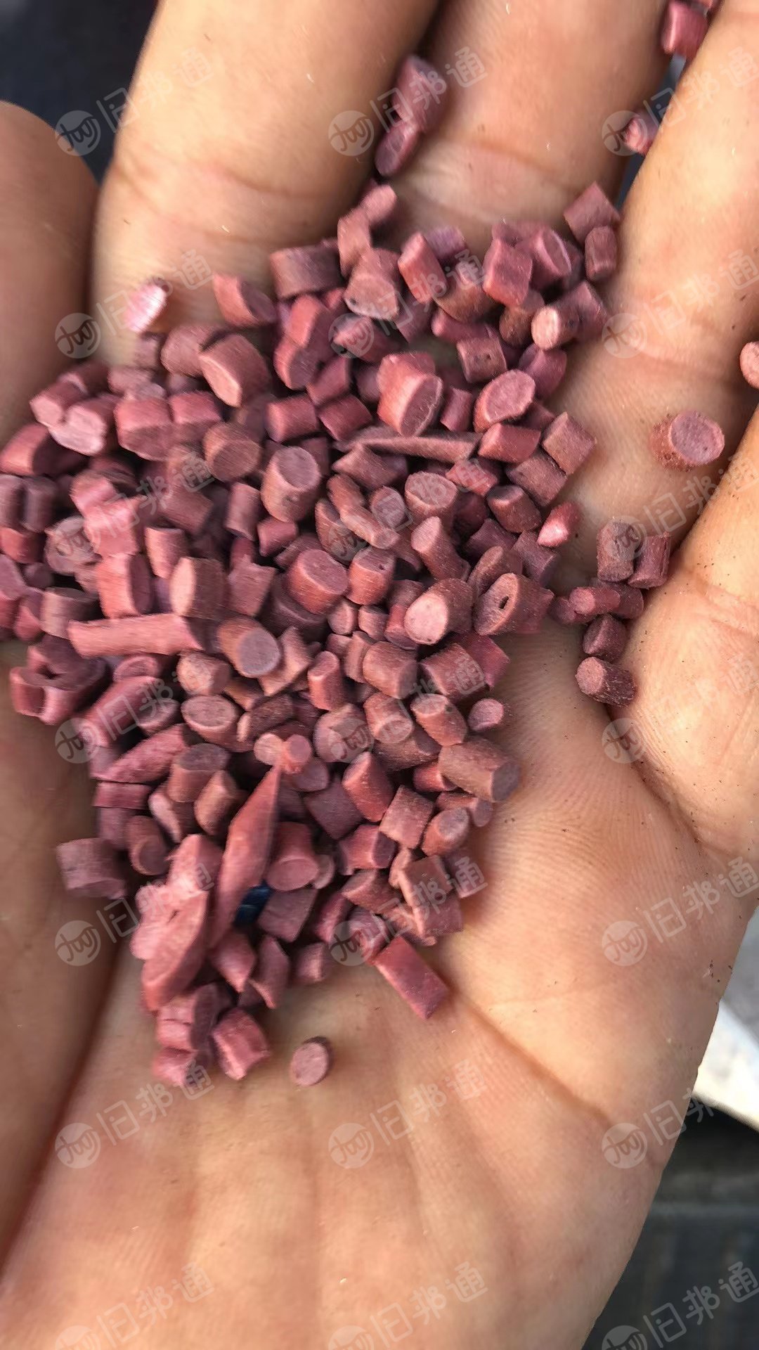 出售各色软质PVC颗粒,可做鞋底,交通设施