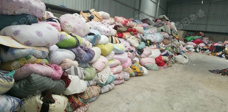 四川地区旧衣服供货商寻求有实力厂家合作,月供应量可达1200吨以上,可预约上门看货!