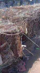 长期出售铁丝压块，大量现货，山东聊城提货