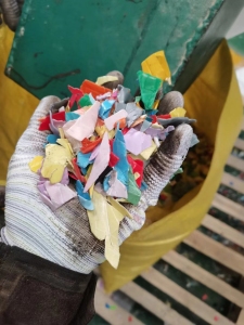 长期大量出售花乙破碎料，可以直接上机，也可以根据客户要求定制生产