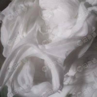 长期出售天丝、黏胶，涤棉无纺布开花料；涤纶网纱边角料，可做泡料，月供70吨
