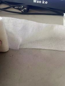 内蒙古出售一批纱布绷带3吨左右！