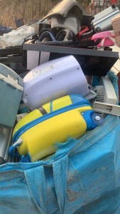 出售日杂响料，透明响料，现货17吨