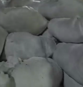 长期出售白色涤纶布碎