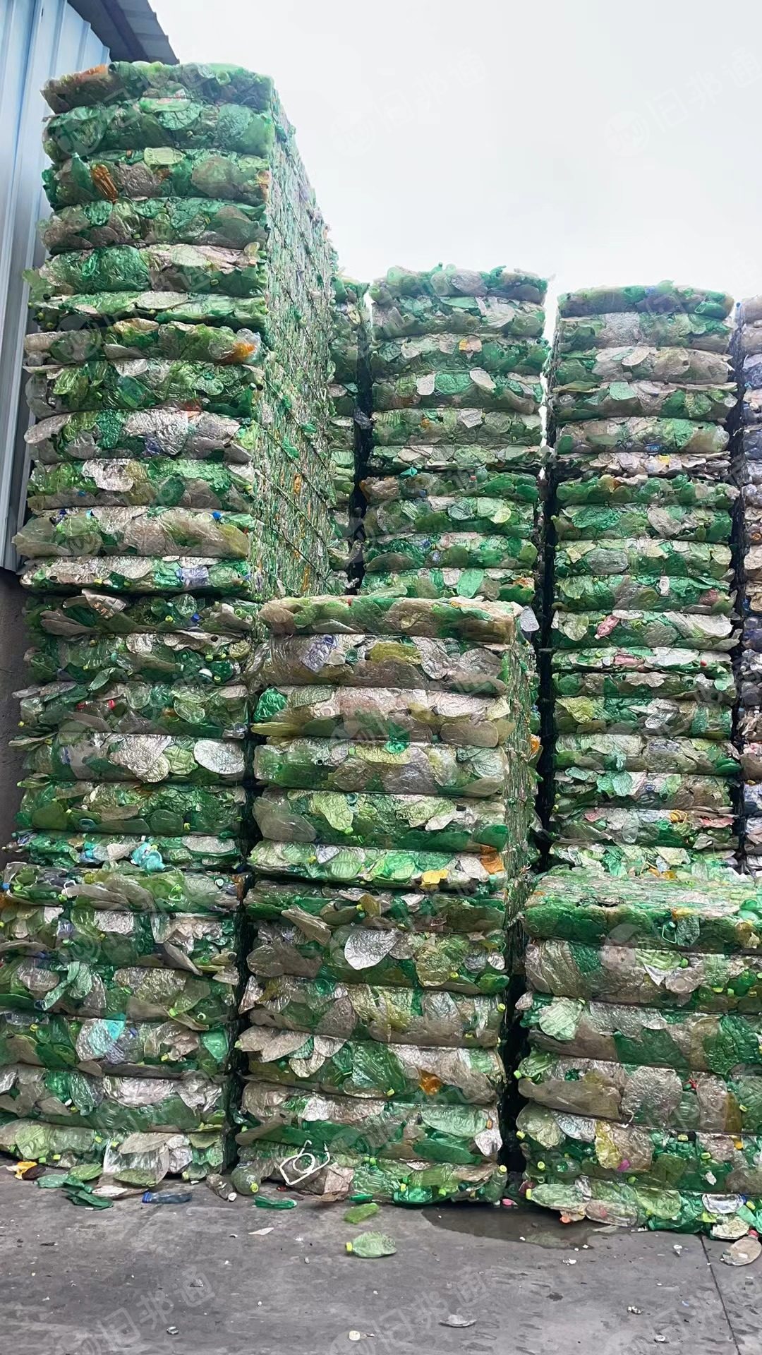 长期出售分色瓶砖,绿砖,白瓶砖,净砖,一级料,二级料
