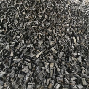 常年出售钢丝胎胶块