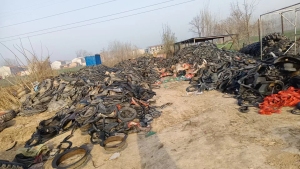 大量收购尼龙胎，线胎，工程胎，钢丝胎，杂管，胶管，拆车胶条，电摩胎，防水卷材，内胎等