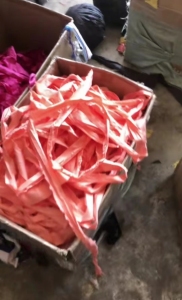 供应捆配件布条，造粒布条；供应数量300吨左右；价格面议；有意者请与我联系！