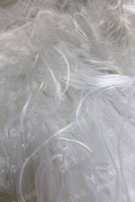 长期大量出售白色开花料,涤纶废丝、麻花丝、化纤废丝等开花料,长期有货