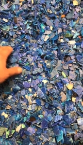 出售蓝桶破碎料，小蓝桶17吨，大蓝桶十几吨