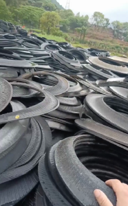 出售小钢丝胎切割套好的，现货300多吨